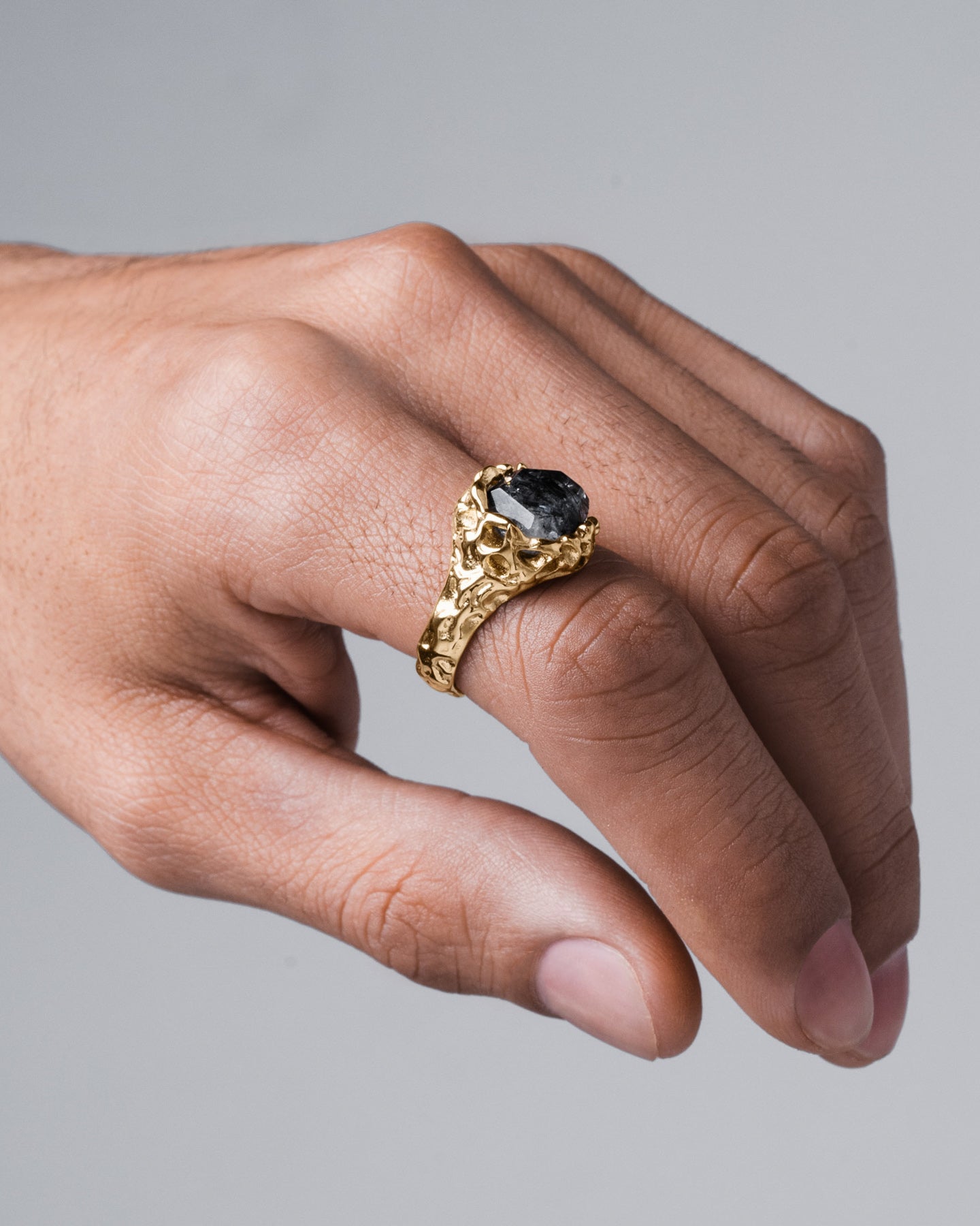 Realm-Vitaly-OnFig-G-QRTZ-1-gold-quartz Realm - Image 20