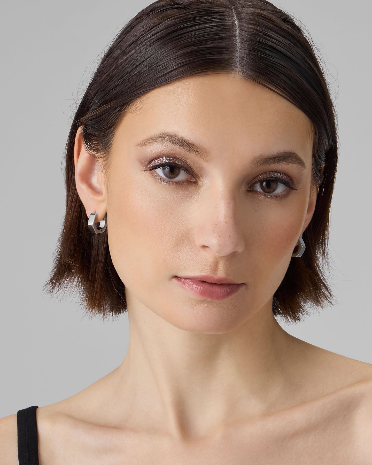Recontextualized_Bind_Earring_SS_POM_02 Bind - Image 3