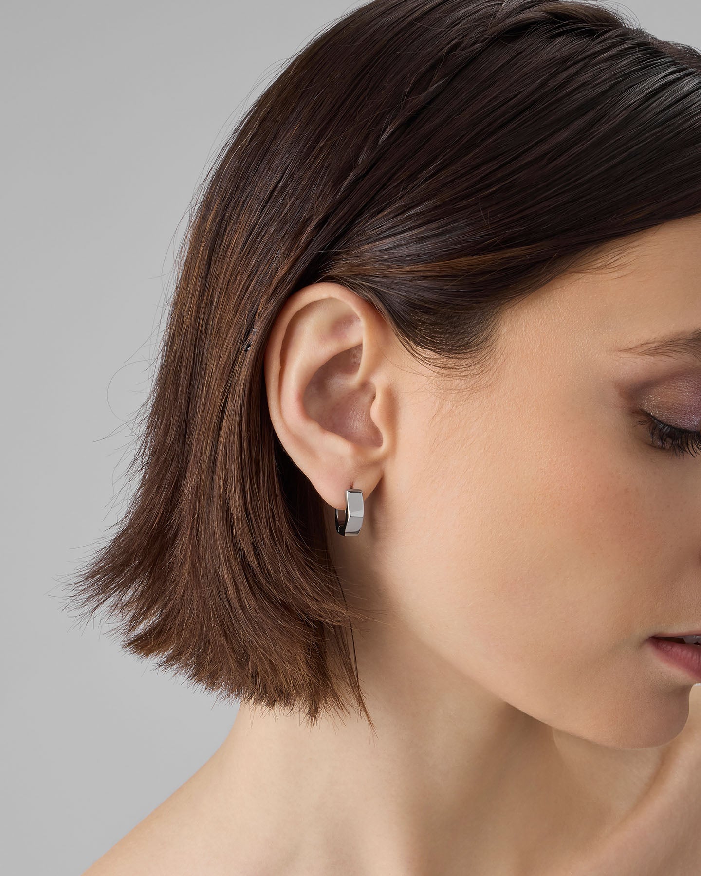 Recontextualized_Bind_Earring_SS_POM_04 Bind - Image 7