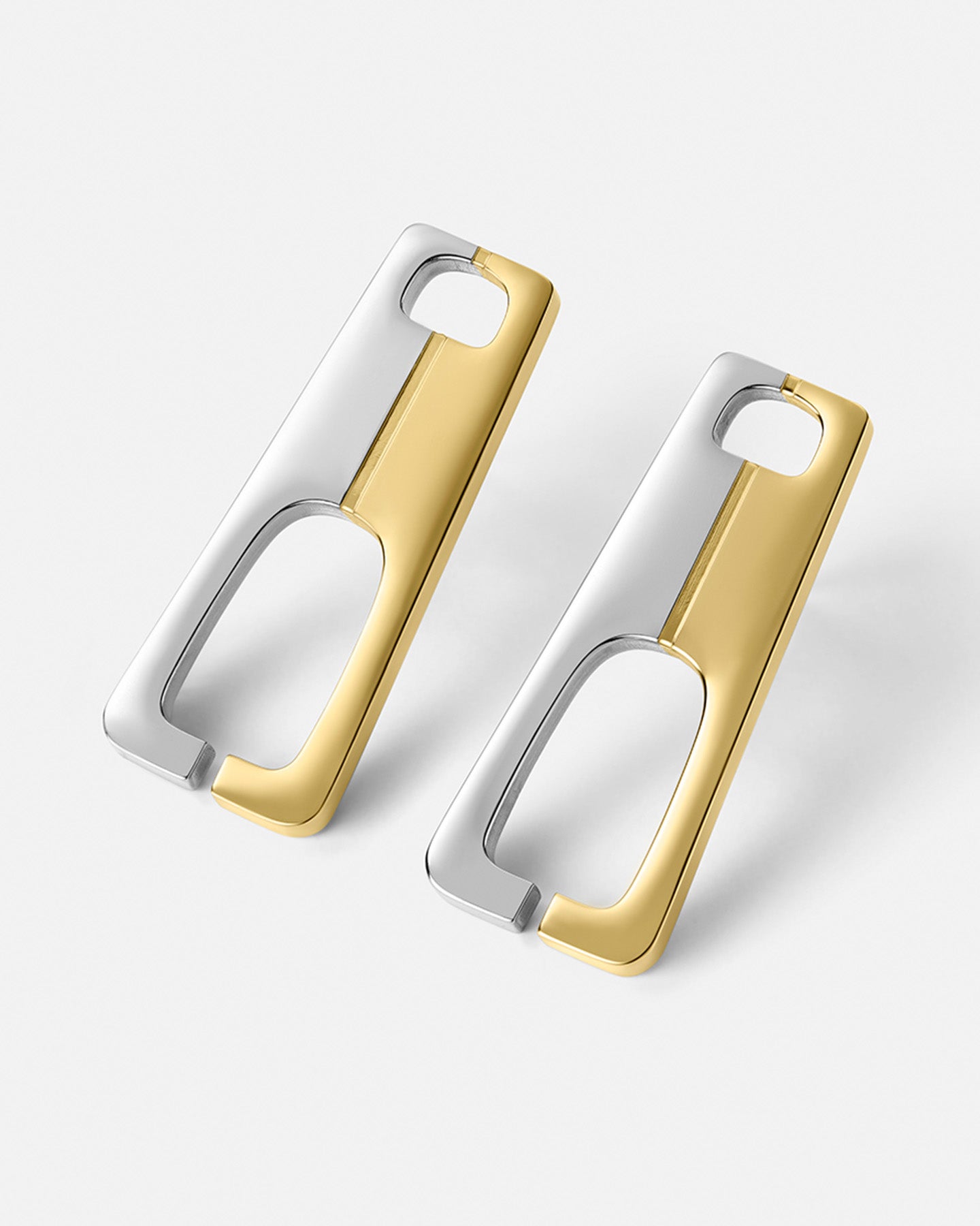 Recontextualized_Draw_Earrings_SS_POG_02 Draw
