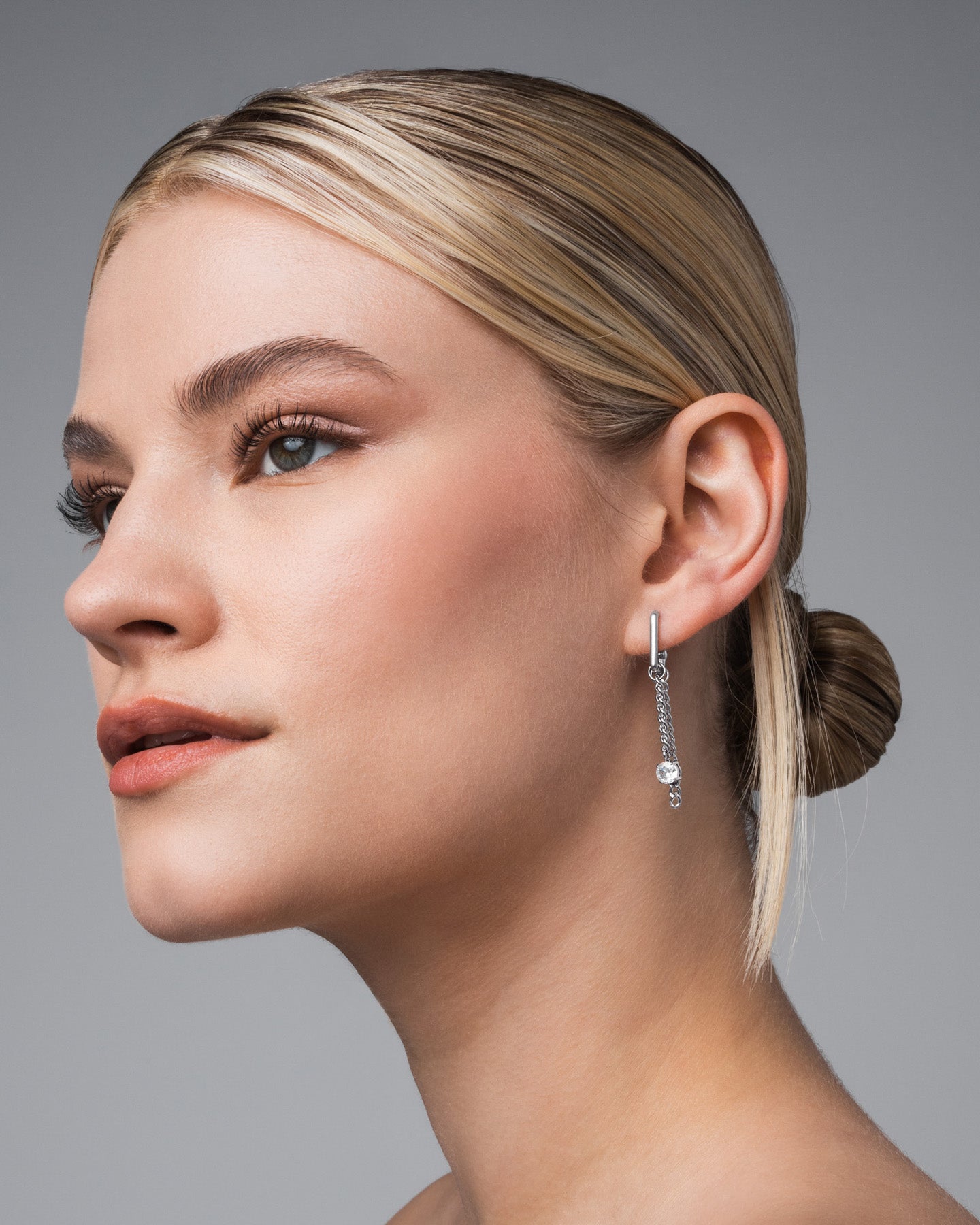 Ripple-Vitaly-OnFig-SS-1-model-stainless-steel Light Luxury Beaded Earrings - Image 4