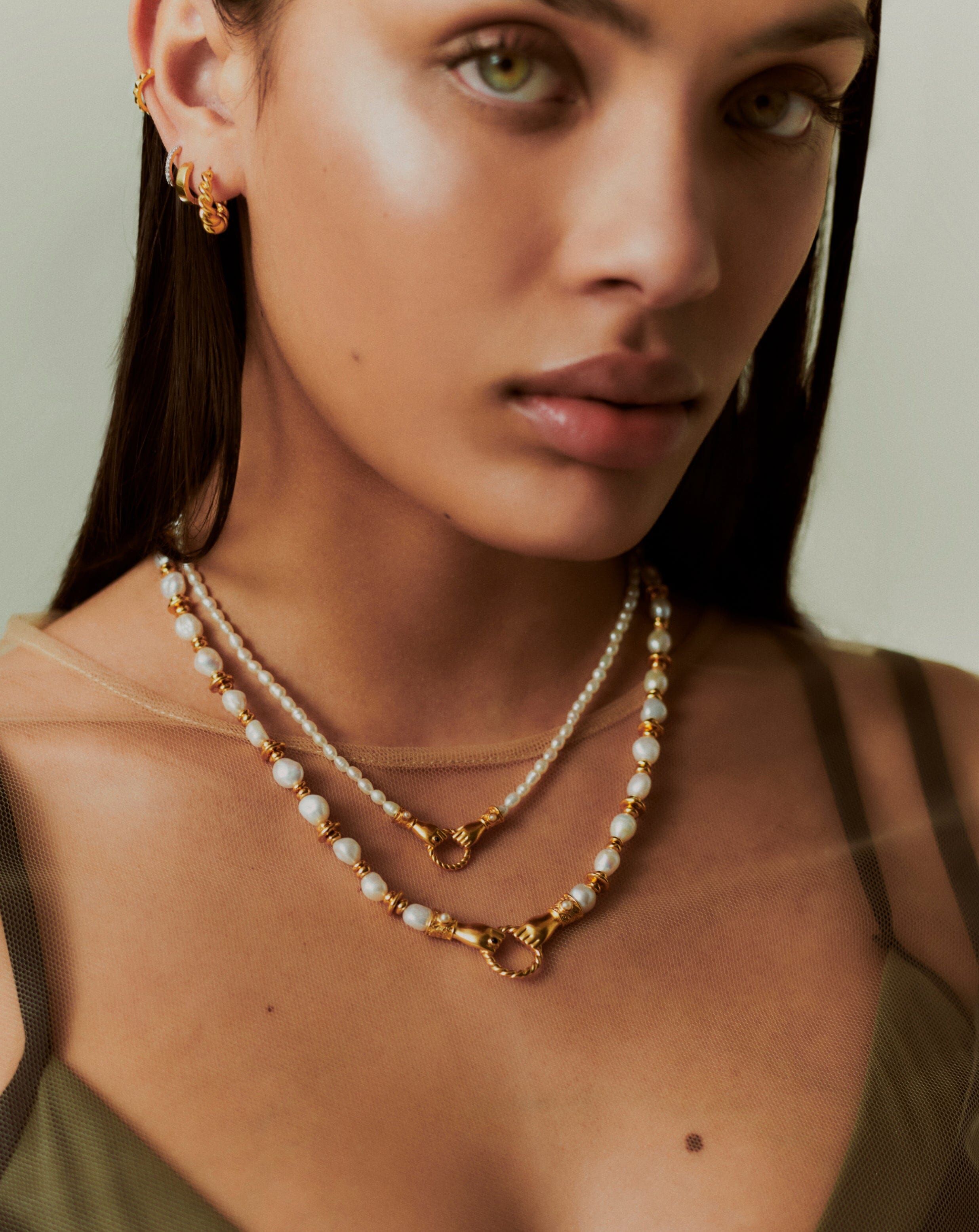 harris-reed-in-good-hands-chunky-beaded-gemstone-necklace-18ct-gold-platedpearl-necklaces-missoma-423147 Harris Reed In Good Hands Chunky Beaded Gemstone Necklace | 18ct Gold Plated/Pearl - Image 3