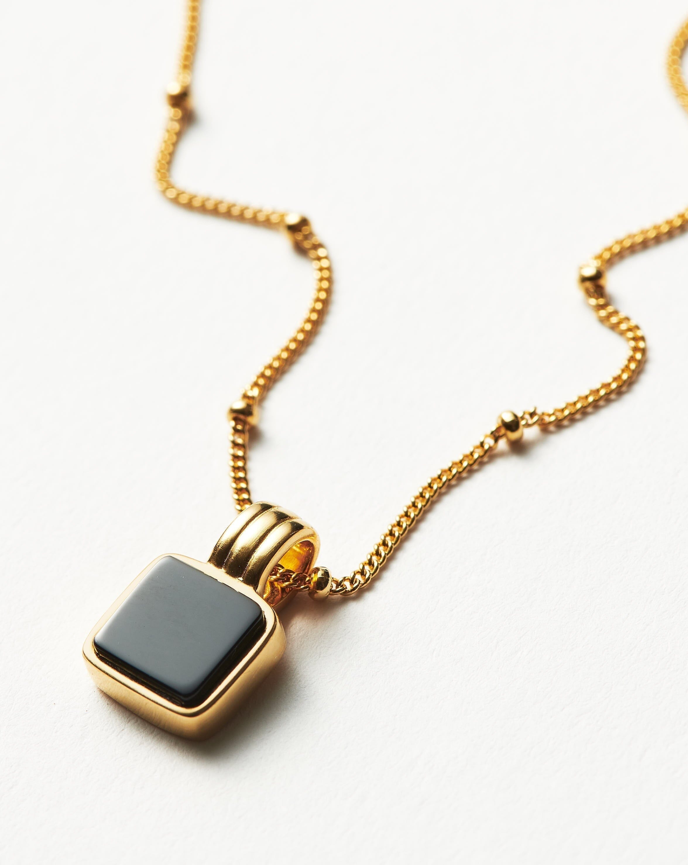 lucy-williams-square-onyx-gemstone-necklace-18ct-gold-plated-vermeilblack-onyx-necklaces-missoma-414741 Lucy Williams Square Onyx Necklace | 18ct Gold Vermeil/Black Onyx - Image 2